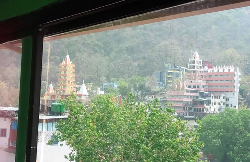 Tapovan Haus | Sneha Home-Stay Nearabout Laxman Jhulla Bridge Mit Blick auf den Ganga River und die Berge