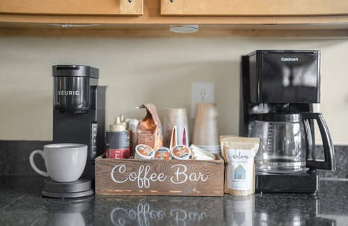 Fort Valley Kabine | Hot tub, Forest edge, fireplaces game room