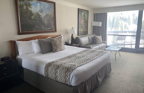 Salt Lake Mountain Resorts Kabine | Snowbird Cliff Club / Ski in -Ski out! February 8 – 15, 2025; sleeps up to 4