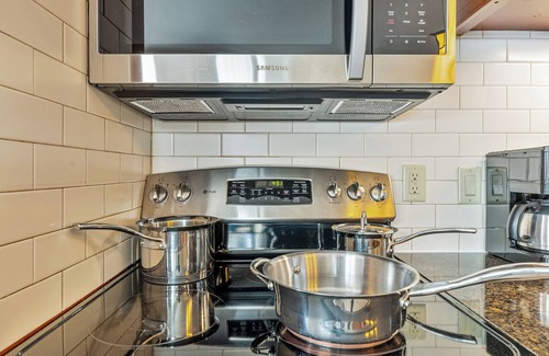 Salt Lake Mountain Resorts Resort | Snowbird's legendary Cliff Lodge lux ski in/out resort - Sleeps 10!