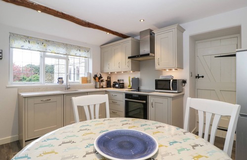 Sherborne Hütte | SNOWDROP COTTAGE, family friendly, with open fire in Milborne Port