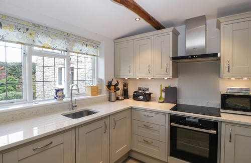 Sherborne Hütte | SNOWDROP COTTAGE, family friendly, with open fire in Milborne Port