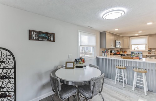 Grass Lake Haus | Snuggle time is great at the LiL Carrot waterfront on Big Wolf Lake