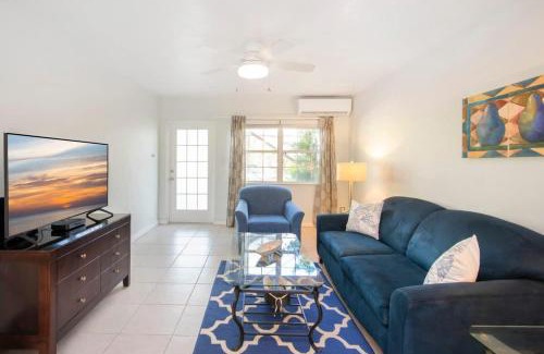 Seven Mile Beach Haus | Snug Harbour View Condo #3