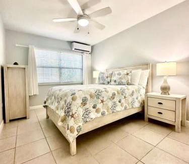 Seven Mile Beach Haus | Snug Harbour View Condo #4