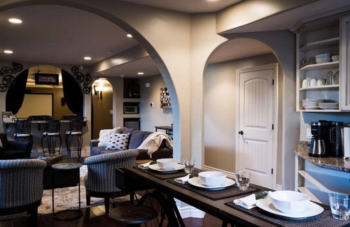 Heber Haus | Snuggle Down Inn: 1BR In-Law Basement Suite