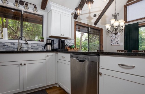 Basye Skihütte | So-Close Chalet - Easy walk to Bryce Resort!