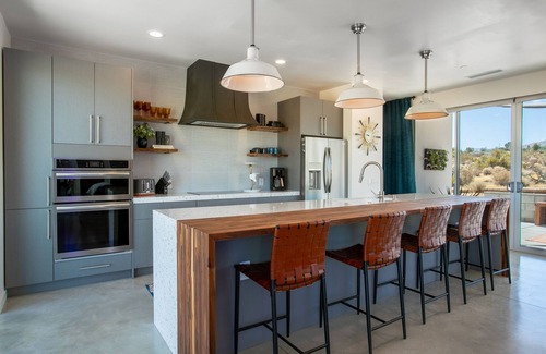 Joshua Tree Haus | SO GORGEOUS! Luxurious Home w/HOT Tub & Views!!!