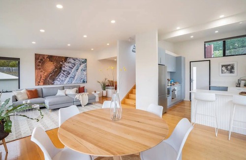 Mount Stuart Haus | Soak in the views at The Hill Townhouse