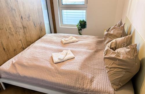 Banska Bystrica Wohnung | SOHO Apartmán v centre, smart & self check-in 24h, private garage EV