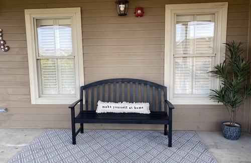 Tuscaloosa Eigentumswohnung | Soho condo on The Strip, 2 1/2 blocks from Bryant-Denny Stadium