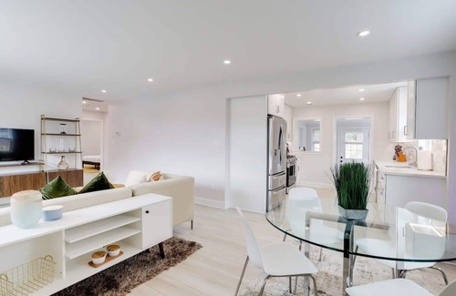 Seminary Hill Haus | Sojourn on Duke NEW 3 BR in Alexandria