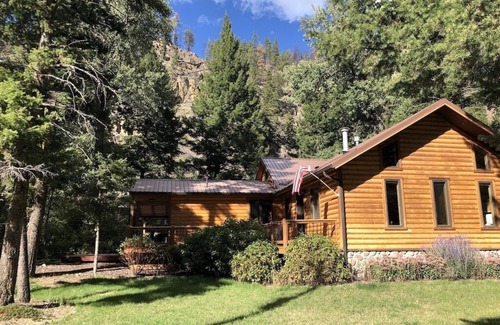 Clinton Haus | Solitude at Rock Creek, Quigley MT