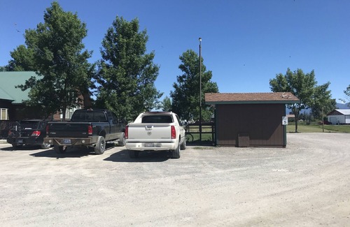 Kalispell Kabine | Somers Kalispell 2 Schlafzimmer 1 1/2 Badezimmer Erdgeschoss Kabine zur Ferienvermietung