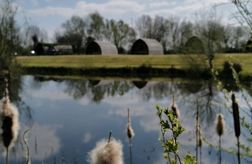 East Huntspill Wohnung | Somerset glamping pod with access to adventure activities.