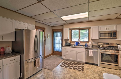 Somerset Haus | Somerset Home w/ Yard 5 Mi to Historical Center