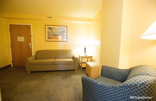 Northeast Virginia Beach Resort | Something in the Water Rental