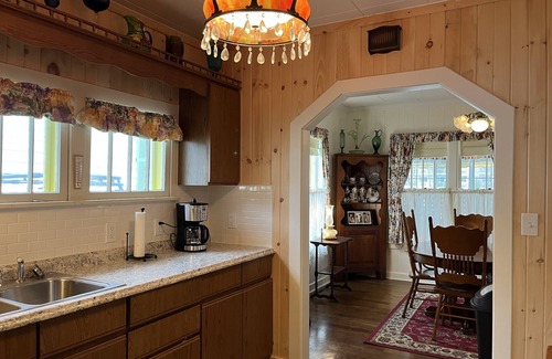 Mackinaw City Hütte | Somewhere in Time Cottage