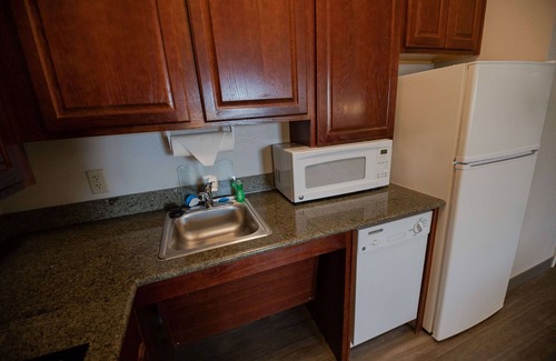 Highlands - Perkins Hotel | Sonesta ES Suites Baton Rouge University at Southgate