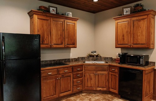 Dundee Kabine | Songbird Serenade Suite: Luxury, Lodge Suite in Amish Country, Ohio