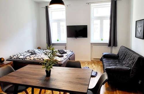 Favoriten Wohnung | Sonniges Apartment mit Balkon