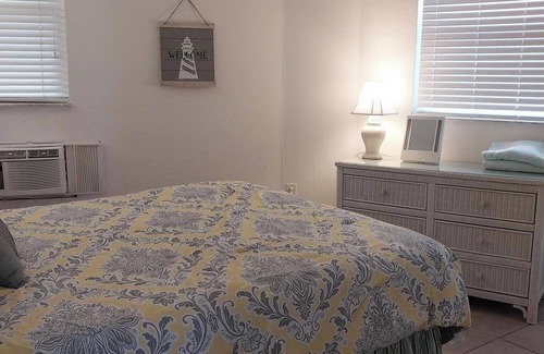 West End Haus | Sonscape Sandy Beachfront Guest Suite 100 feet from the ocean!