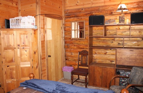 New Lisbon Kabine | Sook's Sanctuary - Your Relaxation Vacation Private Log Cabin - Peace At Last!!