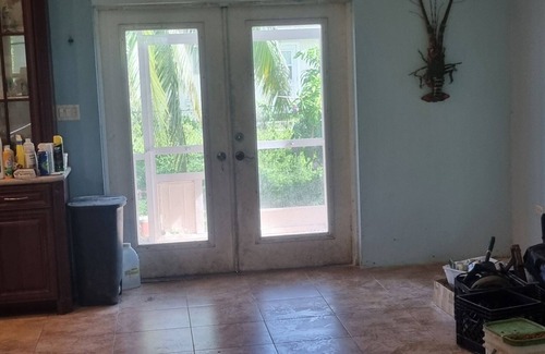 Breakers Haus | Soothing 3-bedroom house with AC in Frank Sound