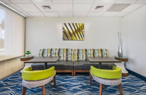 Seabreeze Park Hotel | Soothing Ocean View Room, Central to Daytona's Attractions & Nightlife