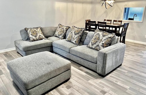 Stone Mountain Haus | Soothing Townhome