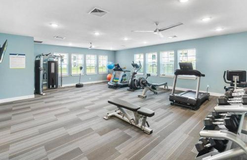 Melbourne Wohnung | Sophisticated 3BD/2BA Retreat: Pool, Gym, Laundry