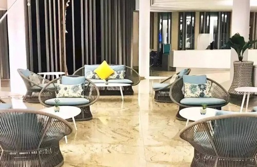 Maribago Eigentumswohnung | Sophisticated and Luxurious Resort - walking distance to the beach!