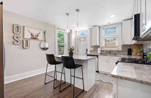 Downtown Columbus Haus | Sophisticated Boho Condo Walkable Columbus