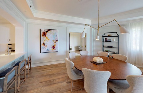Seven Mile Beach Eigentumswohnung | Sophisticated Ocean View Residence located at The Ritz-Carlton