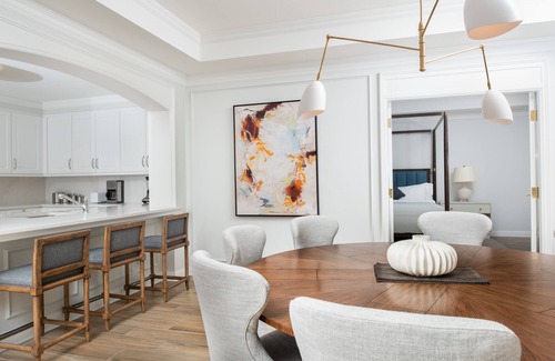 Seven Mile Beach Eigentumswohnung | Sophisticated Ocean View Residence located at The Ritz-Carlton