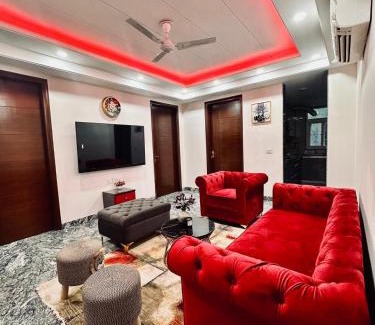 Chhatarpur Wohnung | SOQU - South of Qutub 3BHK Luxury Apartments