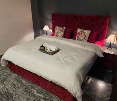 Chhatarpur Wohnung | SOQU - South of Qutub 3BHK Luxury Apartments
