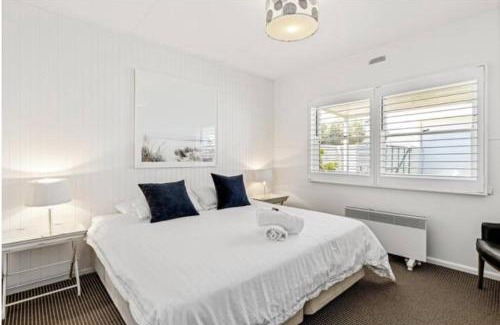 Sorrento Haus | Sorrento Beach Cottages No. 2 - in the heart of Sorrento