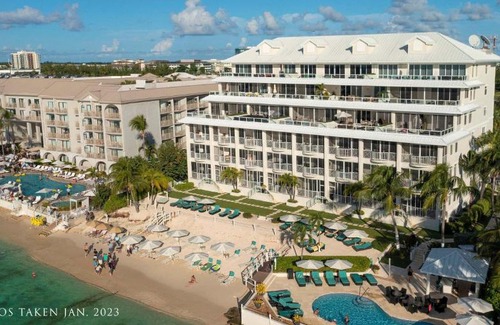 Seven Mile Beach Wohnung | South Bay Beach Club - Two Bedroom Beachfront Condos by Grand Cayman Villas & Condos