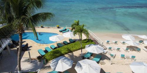 Seven Mile Beach Wohnung | South Bay Beach Club - Two Bedroom Beachfront Condos by Grand Cayman Villas & Condos