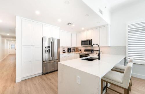 Seven Mile Beach Wohnung | South Bay Beach Club #1 - 2 Bedroom 2 Bathroom Unit