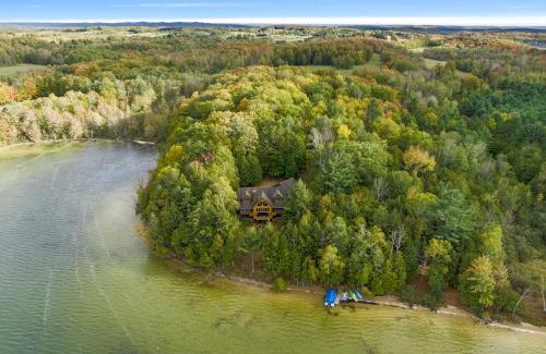 Charlevoix Haus | South Cedar Shore