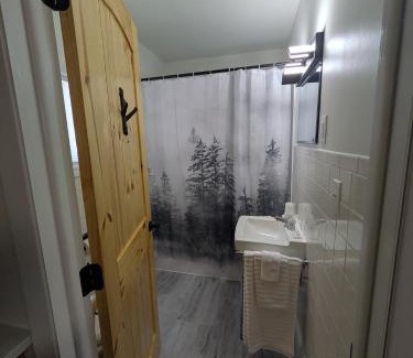 Canaan Hotel | South of the Border Room 8