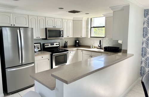 Bahamas Terrace Eigentumswohnung | South Pointe Villa - Luxurious 3BR Oceanfront Villa - Newly Renovated!