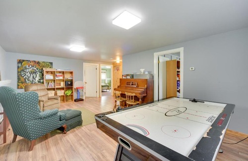 South Range Haus | South Range Home - 6 Mi to Lake Superior!