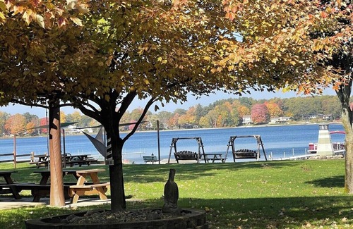 Twin Lake Kabine | South Shore Resort Zaunkabine in Twin Lake MI