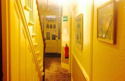Westcliff-on-Sea Haus | Southend Inn Hotel - Close to Beach, Train Station & Southend Airport