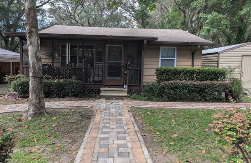 Salt Springs Haus | Southern Country Comfort