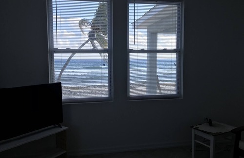 West End Haus | Südlage, abgeschiedenes New Beach House auf Cayman Brac!