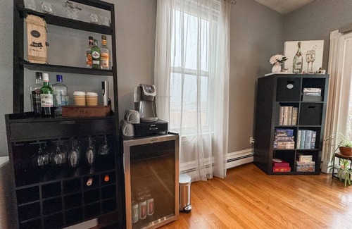 Columbus Park - Andrew Square Eigentumswohnung | Southie Condo - Near Subway - Bring Pets - Pool Table